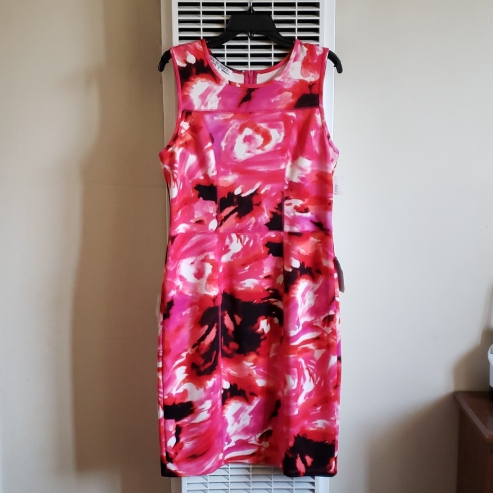 Gorgeous NWT Maggy London Scuba Shift Dress